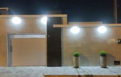 Imagem: A casa possui 3 Dormitórios, 3 Banheiros, 1 Vaga na garagem