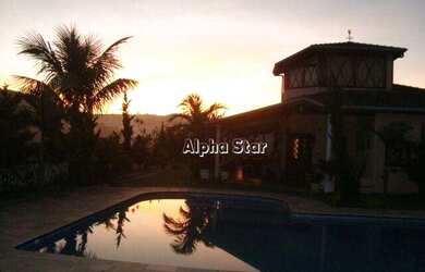 Imagem: A casa em condomínio possui 4 Dormitórios, 5 Banheiros, 4