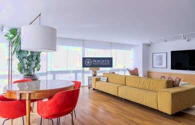 Imagem: O apartamento possui 4 Dormitórios, 4 Banheiros, 2 Vagas na