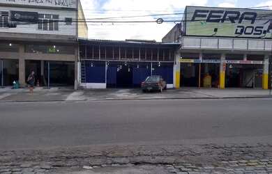 Imagem: O depósito possui 5 Vagas na garagem e está localizado em