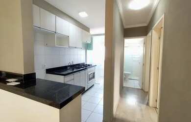 Imagem: O apartamento possui 2 Dormitórios, 1 Banheiro, 1 Vaga na garagem