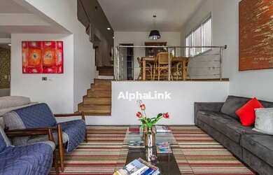 Imagem: A casa em condomínio possui 4 Dormitórios, 4 Banheiros, 4