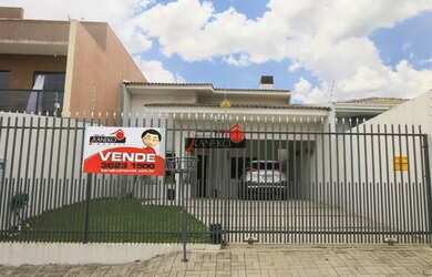 Imagem: A casa possui 3 Dormitórios, 3 Banheiros, 2 Vagas na garagem