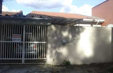 Imagem: A casa possui 4 Dormitórios, 2 Banheiros, 1 Vaga na garagem