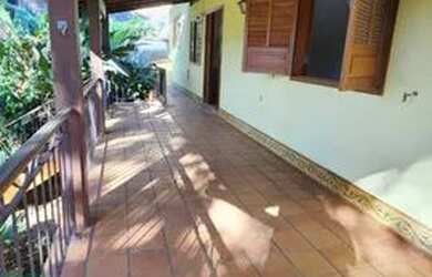 Imagem 3: Casinha Ipê Amarelo. Churrasqueira, 120m² de Área, 3 Vagas na garageme3...