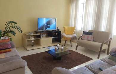 Imagem: A casa possui 4 Dormitórios, 4 Banheiros, 3 Vagas na garagem