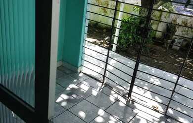 Imagem: A casa possui 2 Dormitórios, 1 Banheiro e está localizado