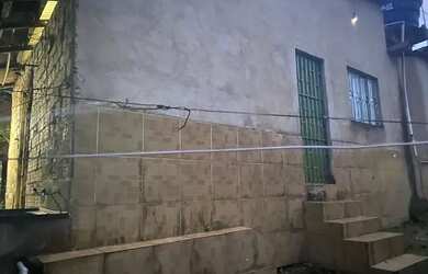 Imagem: A casa possui 1 Dormitório, 1 Banheiro e 1 Vaga na garagem