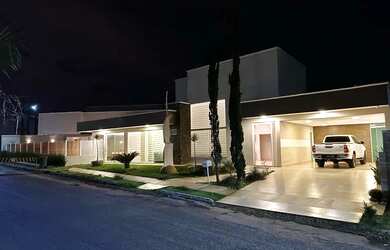 Imagem: A casa em condomínio possui 3 Dormitórios, 4 Banheiros, 4