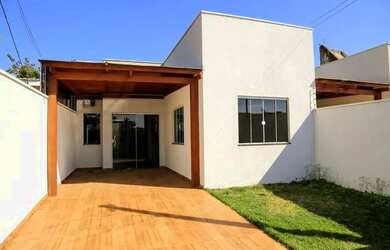 Imagem: A casa à venda possui 2 Dormitórios, 2 Banheiros, 2 Vagas