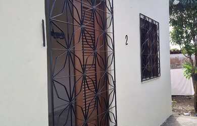 Imagem 6: Casa na Parangaba 600,00. Área de serviço, 1 Banheiroe1 Dormitório