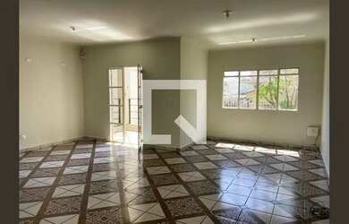 Imagem: A casa possui 3 Dormitórios, 3 Banheiros, 4 Vagas na garagem