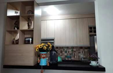 Imagem: O apartamento possui 2 Dormitórios, 1 Banheiro, 1 Vaga na garagem