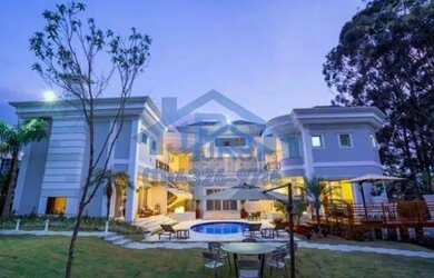 Imagem: A casa em condomínio possui 5 Dormitórios, 5 Banheiros, 5