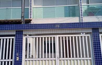 Imagem: A casa possui 2 Dormitórios, 2 Banheiros, 1 Vaga na garagem