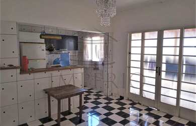 Imagem: A casa possui 5 Dormitórios, 4 Banheiros, 246m² de Área e