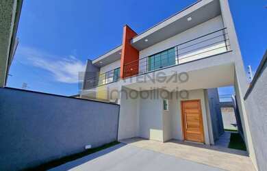 Imagem: A casa possui 2 Dormitórios, 3 Banheiros, 2 Vagas na garagem