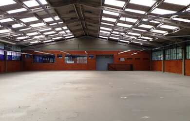 Imagem 9: Galpão para aluguel e venda tem 1000 metros quadrados - Itaipava - Petrópolis/RJ