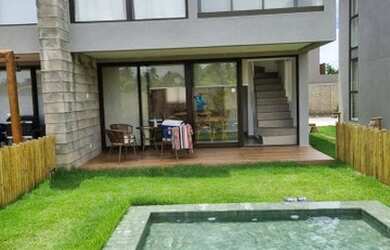 Imagem: A casa em condomínio possui 2 Dormitórios, 3 Banheiros, 2