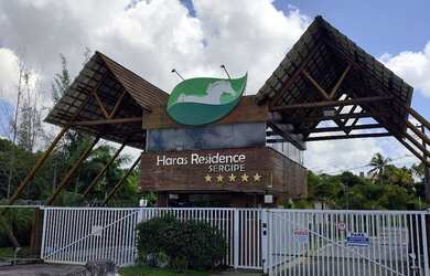 Imagem: A casa em condomínio possui 4 Dormitórios, 5 Banheiros, 4