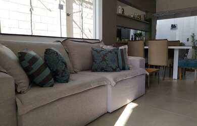 Imagem: A casa em condomínio possui 3 Dormitórios, 3 Banheiros, 3