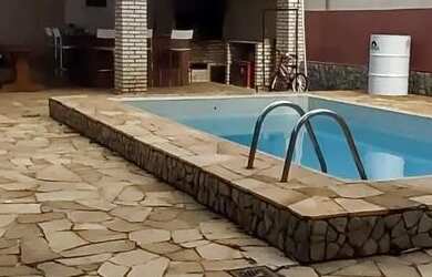 Imagem: A casa em condomínio possui 1 Dormitório, 1 Banheiro, 380m²