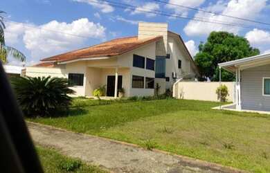 Imagem: A casa em condomínio possui 4 Dormitórios, 5 Banheiros, 3