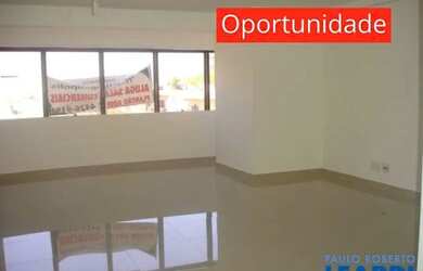 Imagem: O depósito possui 2 Vagas na garagem, 40m² de Área e está