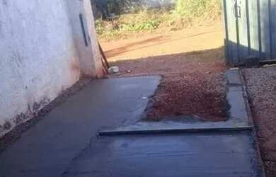 Imagem: A casa possui 2 Dormitórios, 1 Banheiro, 1 Vaga na garagem