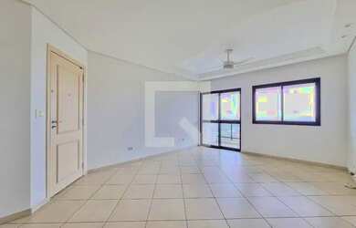 Imagem: O apartamento possui 4 Dormitórios, 2 Banheiros, 2 Vagas na