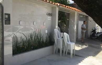 Imagem: A casa possui 1 Dormitório, 1 Banheiro, 1 Vaga na garagem