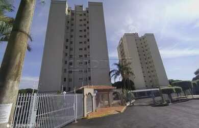 Imagem: O apartamento possui 3 Dormitórios, 1 Banheiro, 1 Vaga na garagem