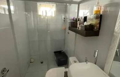 Imagem: A casa possui 2 Dormitórios, 1 Banheiro, 1 Vaga na garagem