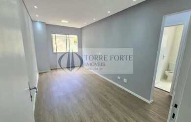 Imagem: O apartamento possui 1 Dormitório, 1 Banheiro, 1 Vaga na garagem