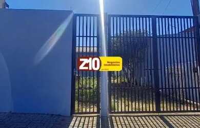 Imagem: A casa possui 2 Dormitórios, 2 Banheiros, 2 Vagas na garagem