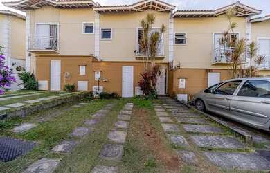 Imagem: A casa em condomínio possui 3 Dormitórios, 3 Banheiros, 98m²