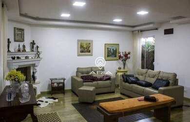 Imagem: A casa em condomínio possui 5 Dormitórios, 5 Banheiros, 5