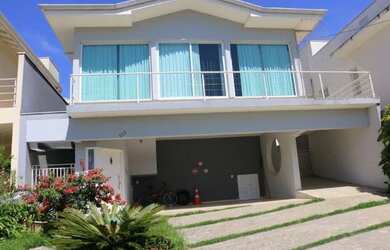 Imagem: A casa em condomínio possui 4 Dormitórios, 5 Banheiros, 4