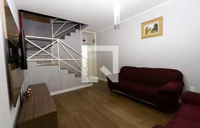 Imagem: A casa possui 3 Dormitórios, 2 Banheiros, 2 Vagas na garagem