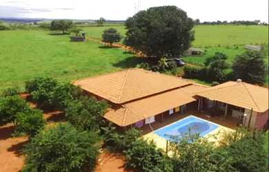 Imagem: A fazenda possui 500000m² de Área e está localizado em Luz