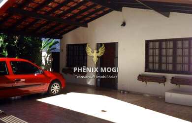 Imagem: A casa possui 3 Dormitórios, 5 Banheiros, 3 Vagas na garagem