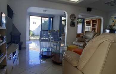 Imagem: A casa em condomínio possui 3 Dormitórios, 5 Banheiros, 2