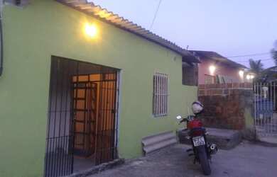 Imagem: A casa possui 2 Dormitórios, 2 Banheiros e está localizado