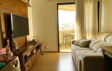 Imagem: O apartamento possui 3 Dormitórios, 2 Banheiros, 2 Vagas na