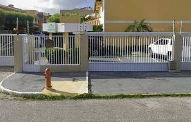 Imagem: A casa em condomínio possui 4 Dormitórios, 2 Banheiros, 1