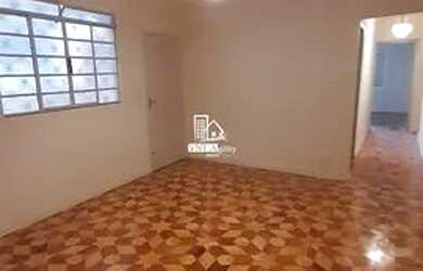 Imagem: A casa possui 3 Dormitórios, 1 Banheiro, 1 Vaga na garagem