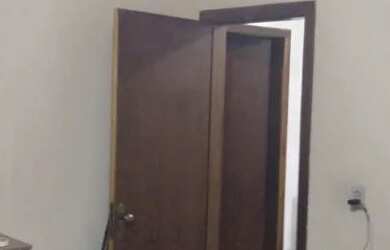 Imagem: A casa possui 2 Dormitórios, 1 Banheiro, 2 Vagas na garagem