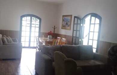 Imagem 2: Casa. 373m² de Área, 5 Vagas na garageme3 Dormitórios