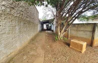 Imagem: O terreno possui 755m² de Área e está localizado em Martins