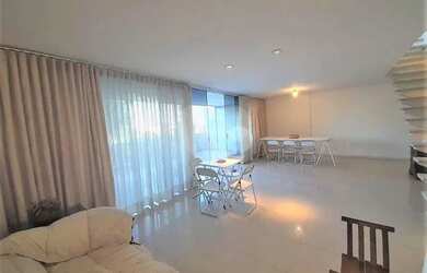 Imagem: A casa em condomínio possui 3 Dormitórios, 5 Banheiros, 3